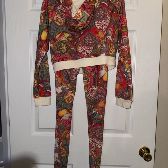 Adidas Originals x The Farm Company tropical/floral collection track suit - Picture 4 of 6